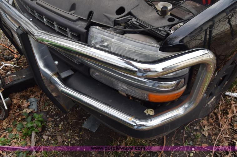 image for item BX9704 2001 Chevrolet Silverado 1500 Ext. Cab pickup truck