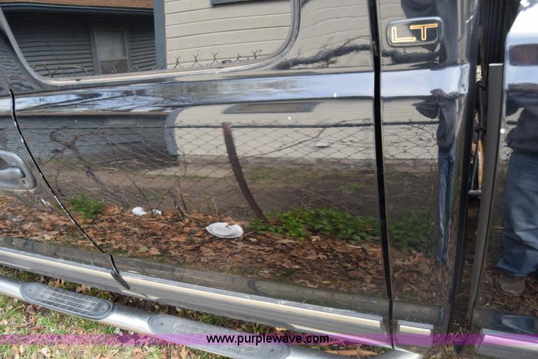 image for item BX9704 2001 Chevrolet Silverado 1500 Ext. Cab pickup truck