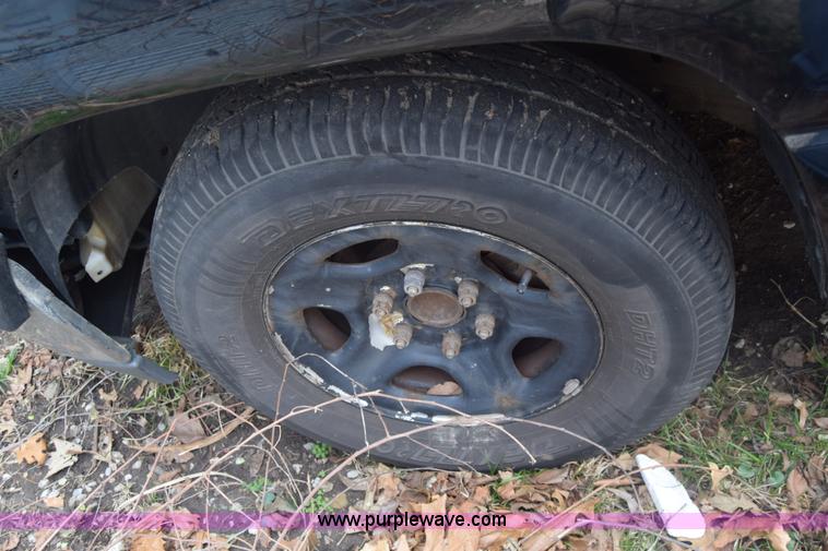 image for item BX9704 2001 Chevrolet Silverado 1500 Ext. Cab pickup truck