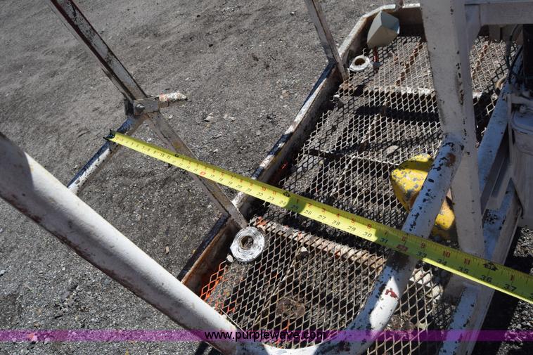 image for item BX9926 1998 Snorkelift ATB60 boom lift