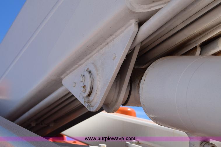 image for item BX9926 1998 Snorkelift ATB60 boom lift