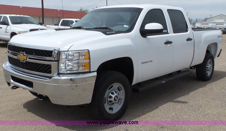 image for item BZ9073 2013 Chevrolet Silverado 2500HD Crew Cab pickup truck