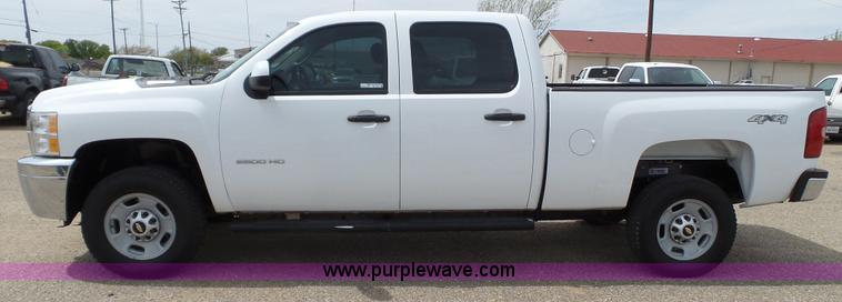 image for item BZ9073 2013 Chevrolet Silverado 2500HD Crew Cab pickup truck