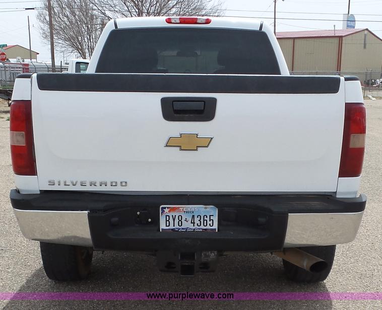 image for item BZ9073 2013 Chevrolet Silverado 2500HD Crew Cab pickup truck