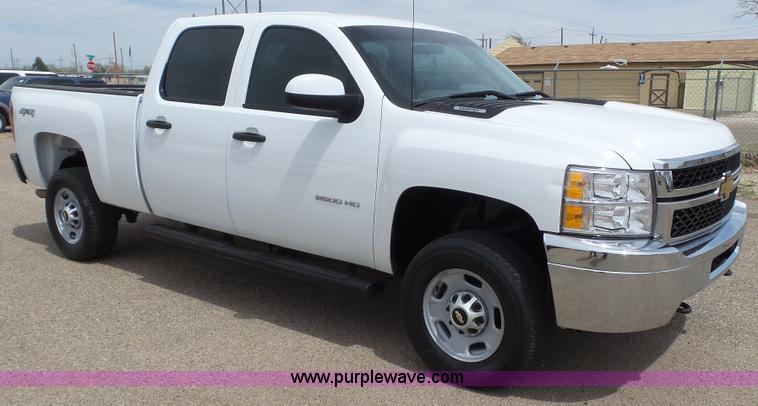image for item BZ9073 2013 Chevrolet Silverado 2500HD Crew Cab pickup truck