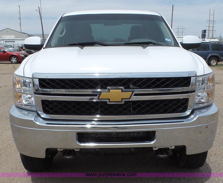 image for item BZ9073 2013 Chevrolet Silverado 2500HD Crew Cab pickup truck