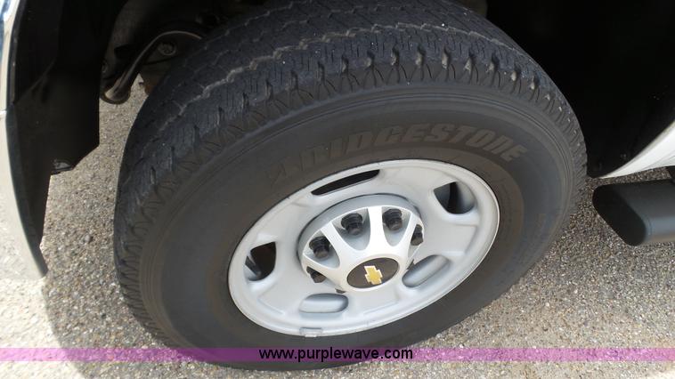 image for item BZ9073 2013 Chevrolet Silverado 2500HD Crew Cab pickup truck