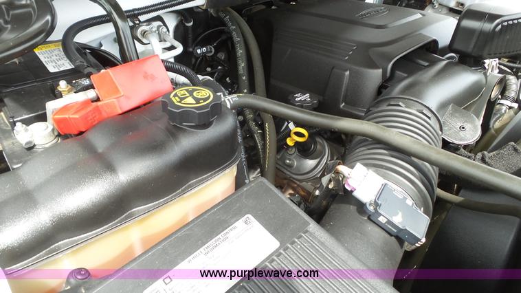 image for item BZ9073 2013 Chevrolet Silverado 2500HD Crew Cab pickup truck