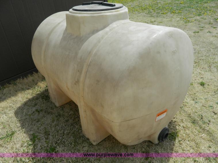 image for item D6160 300 gallon poly tank
