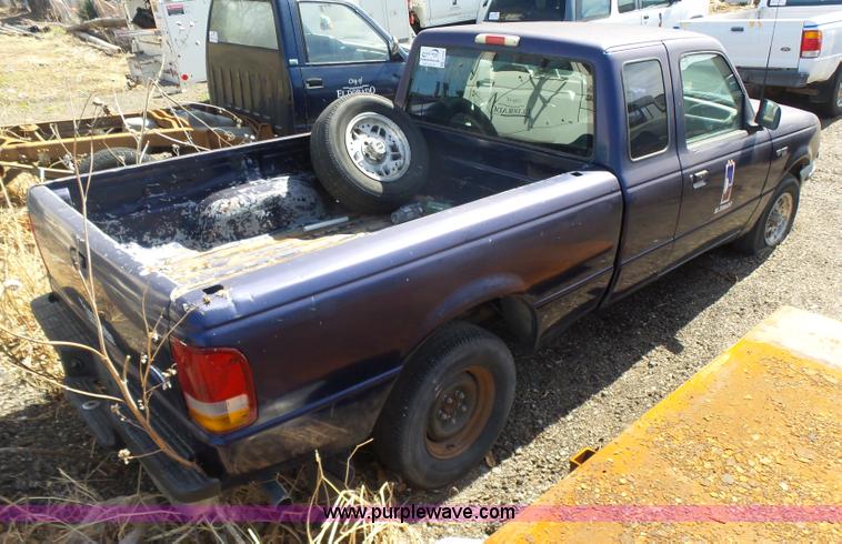 image for item F7761 1993 Ford Ranger XLT SuperCab pickup truck