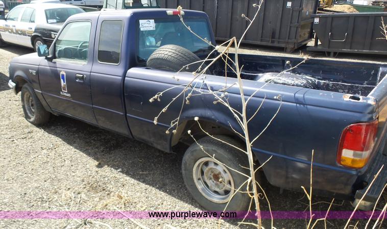 image for item F7761 1993 Ford Ranger XLT SuperCab pickup truck