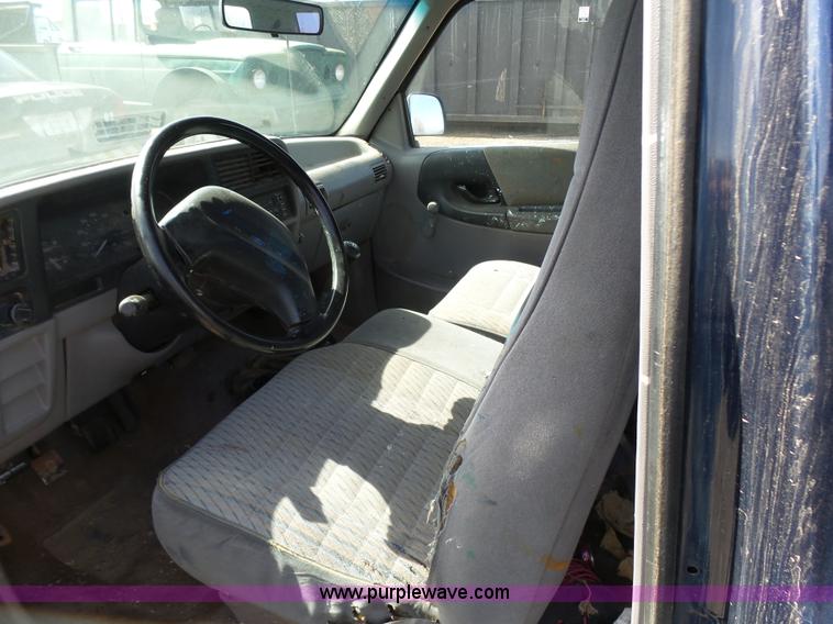 image for item F7761 1993 Ford Ranger XLT SuperCab pickup truck