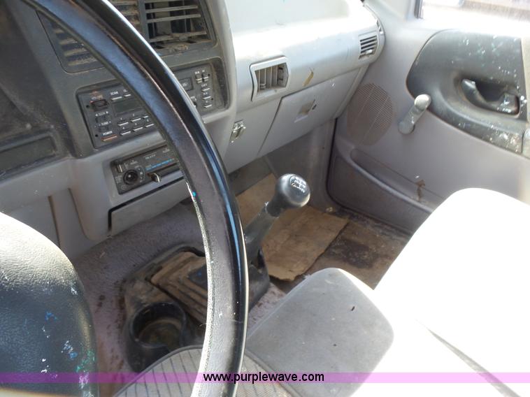 image for item F7761 1993 Ford Ranger XLT SuperCab pickup truck