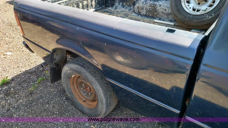 image for item F7761 1993 Ford Ranger XLT SuperCab pickup truck