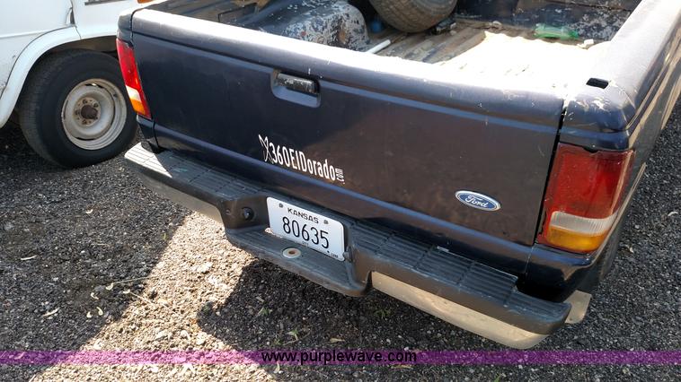 image for item F7761 1993 Ford Ranger XLT SuperCab pickup truck