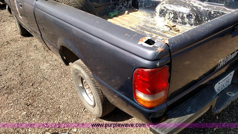image for item F7761 1993 Ford Ranger XLT SuperCab pickup truck