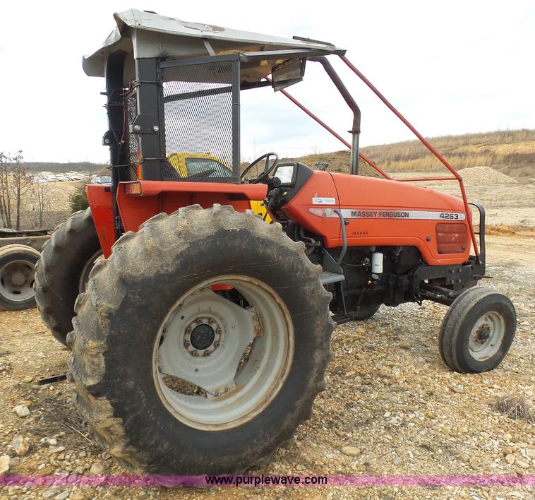 image for item G3710 2000 Massey-Ferguson 4263 tractor