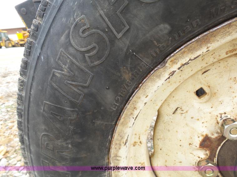 image for item G3710 2000 Massey-Ferguson 4263 tractor