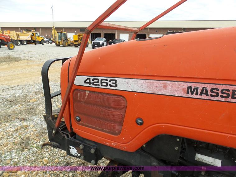 image for item G3710 2000 Massey-Ferguson 4263 tractor