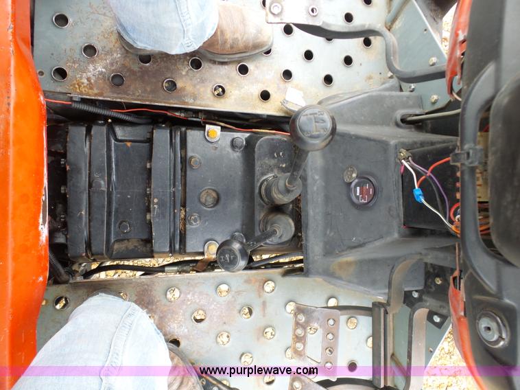 image for item G3710 2000 Massey-Ferguson 4263 tractor