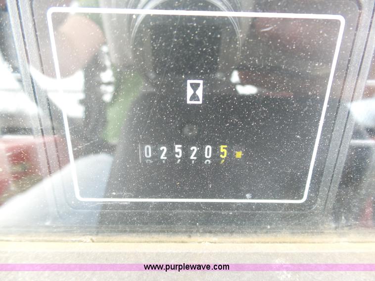 image for item G3710 2000 Massey-Ferguson 4263 tractor