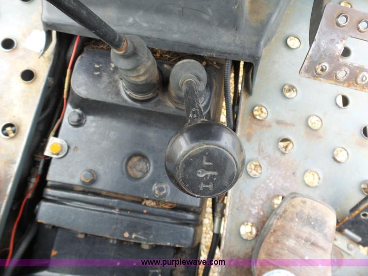 image for item G3710 2000 Massey-Ferguson 4263 tractor