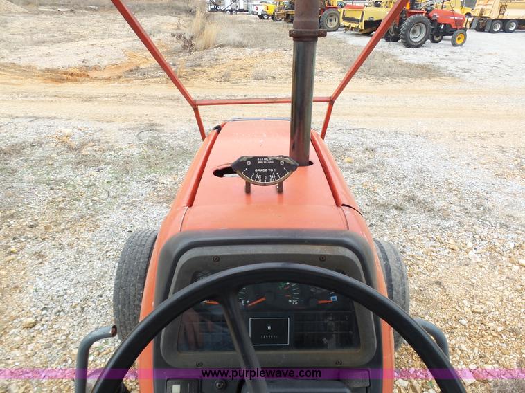 image for item G3710 2000 Massey-Ferguson 4263 tractor