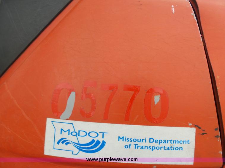 image for item G3710 2000 Massey-Ferguson 4263 tractor