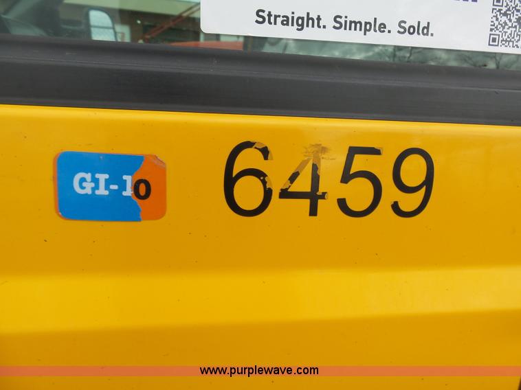 image for item G3711 2001 Ford F550 truck cab and chassis