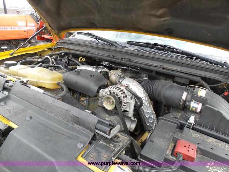 image for item G3711 2001 Ford F550 truck cab and chassis