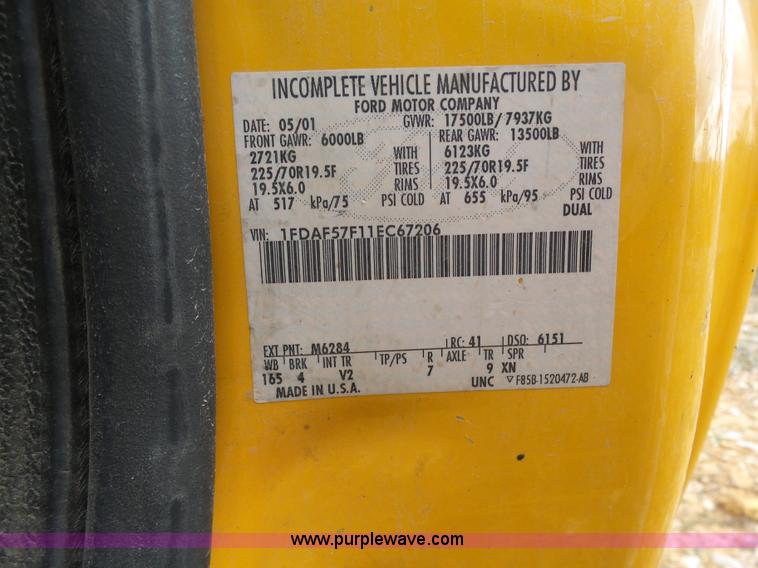 image for item G3711 2001 Ford F550 truck cab and chassis