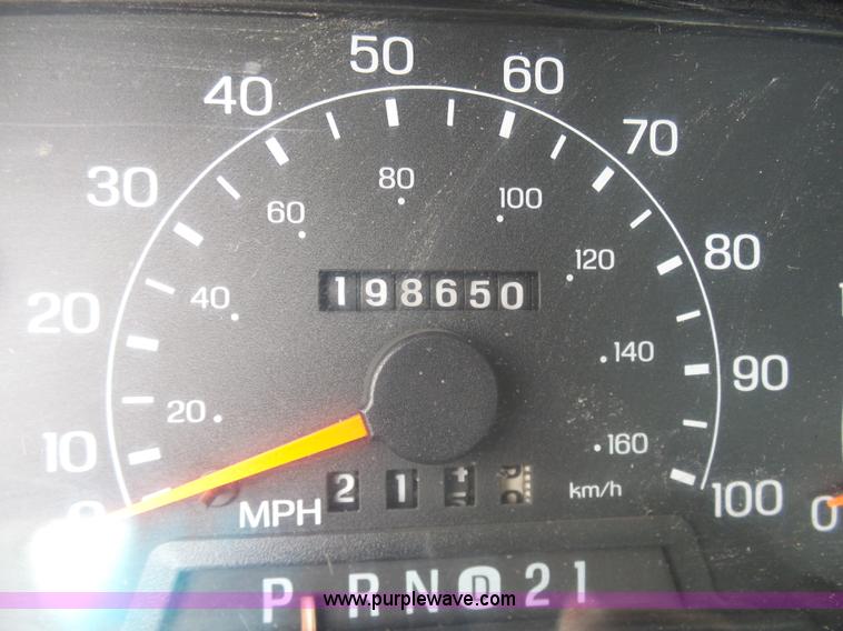 image for item G3711 2001 Ford F550 truck cab and chassis