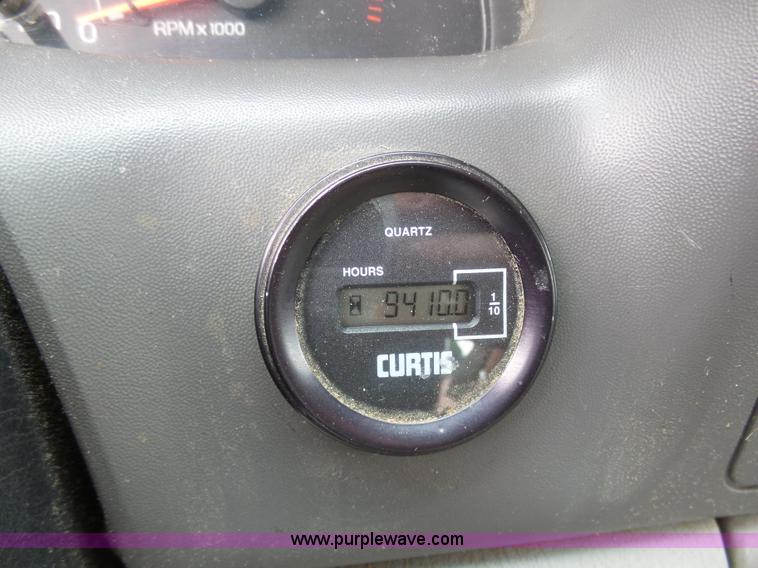 image for item G3711 2001 Ford F550 truck cab and chassis