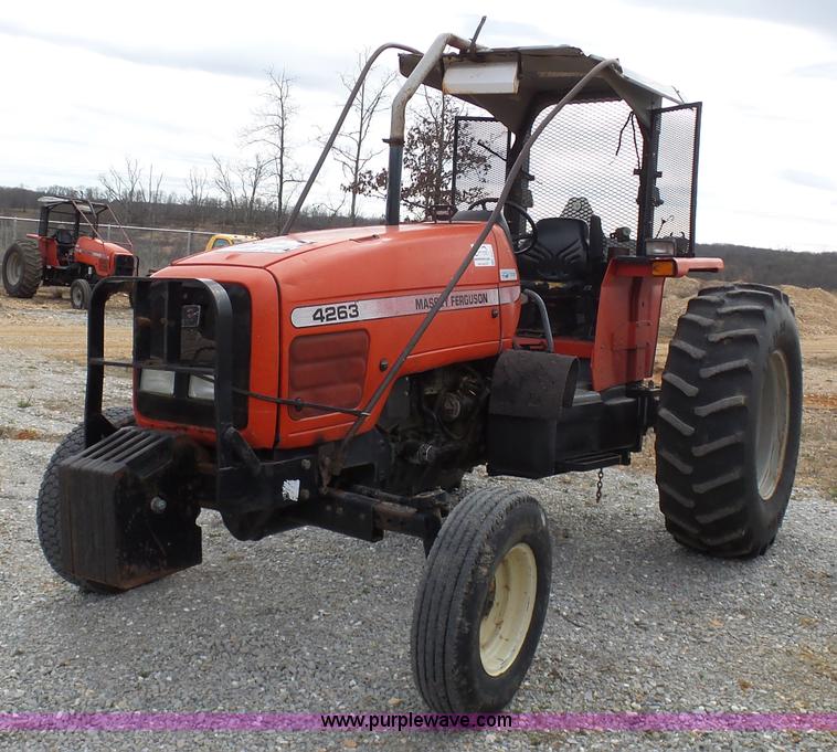 image for item G3712 2000 Massey-Ferguson 4263 tractor