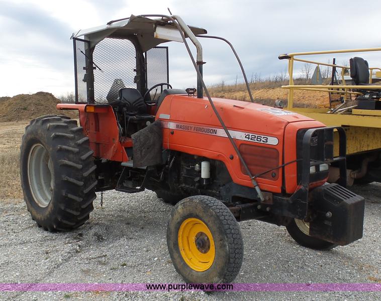 image for item G3712 2000 Massey-Ferguson 4263 tractor