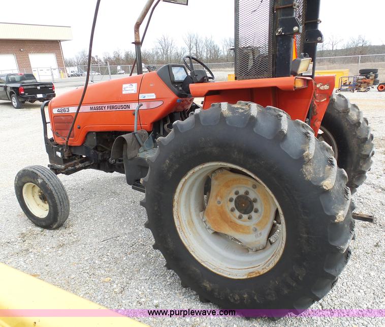 image for item G3712 2000 Massey-Ferguson 4263 tractor