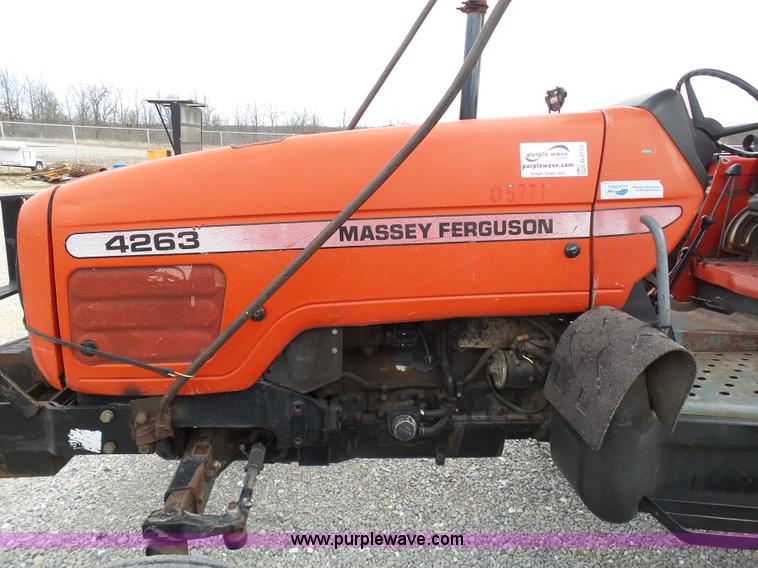 image for item G3712 2000 Massey-Ferguson 4263 tractor