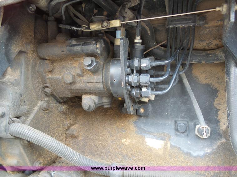 image for item G3712 2000 Massey-Ferguson 4263 tractor