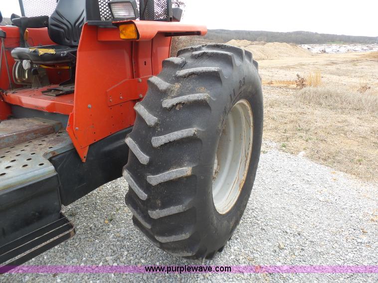 image for item G3712 2000 Massey-Ferguson 4263 tractor