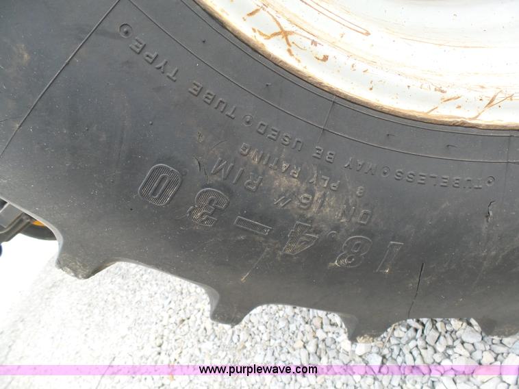 image for item G3712 2000 Massey-Ferguson 4263 tractor