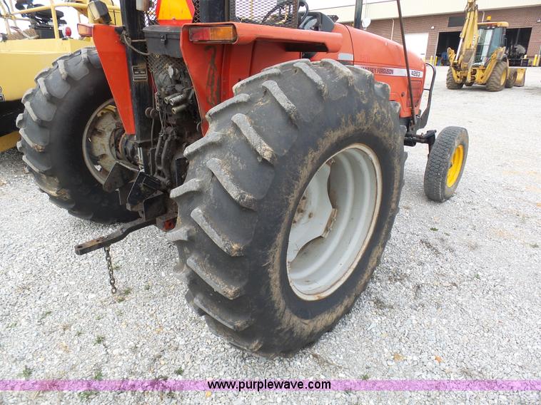 image for item G3712 2000 Massey-Ferguson 4263 tractor