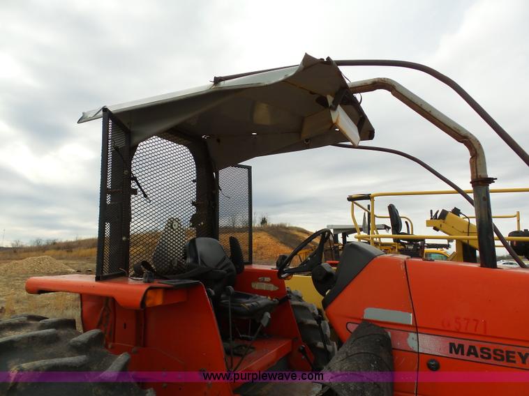 image for item G3712 2000 Massey-Ferguson 4263 tractor