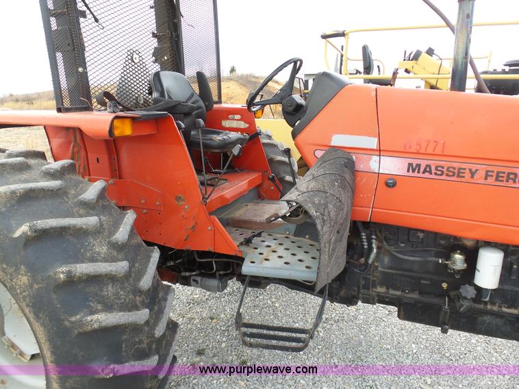 image for item G3712 2000 Massey-Ferguson 4263 tractor