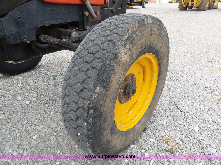 image for item G3712 2000 Massey-Ferguson 4263 tractor