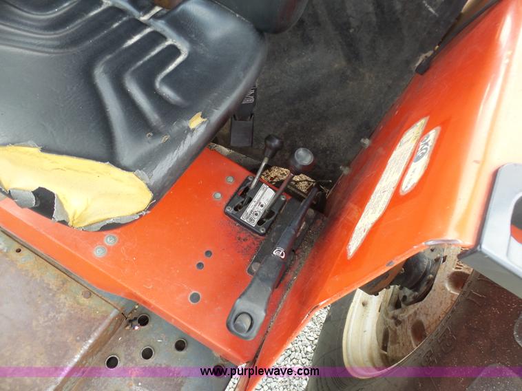 image for item G3712 2000 Massey-Ferguson 4263 tractor