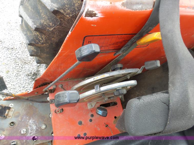 image for item G3712 2000 Massey-Ferguson 4263 tractor