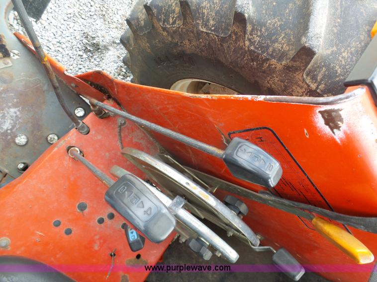 image for item G3712 2000 Massey-Ferguson 4263 tractor