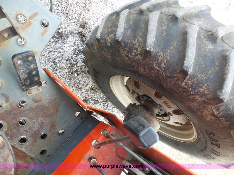 image for item G3712 2000 Massey-Ferguson 4263 tractor