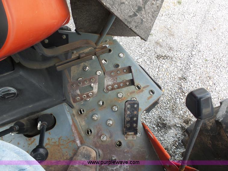 image for item G3712 2000 Massey-Ferguson 4263 tractor