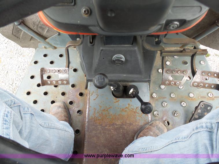 image for item G3712 2000 Massey-Ferguson 4263 tractor